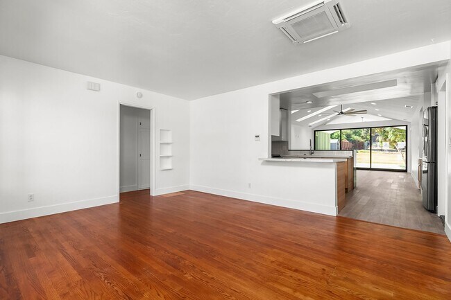 7843 Quince St La Mesa, CA 91941 photo 2