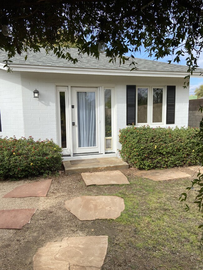 4000 E Patricia Jane Dr Phoenix, AZ 85018 photo 3