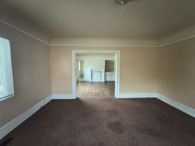 5701 Genoa St Oakland, CA 94608 photo 5