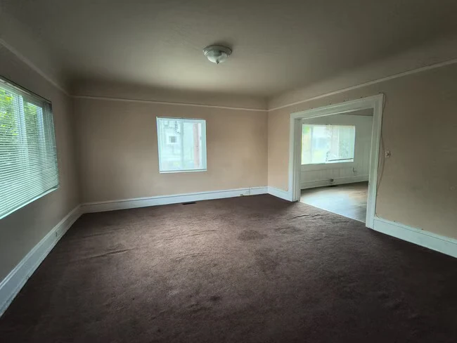 5701 Genoa St Oakland, CA 94608 photo 4