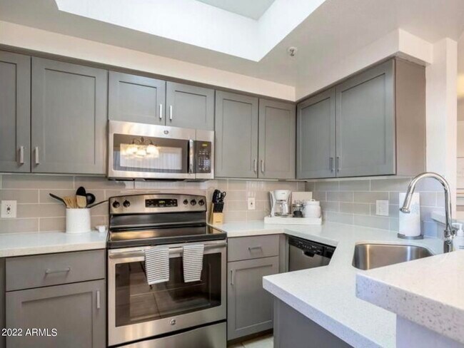 9450 E Becker Ln Scottsdale, AZ 85260 photo 4