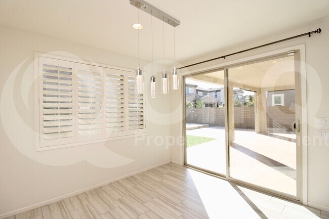 241 E Wisteria Dr Chandler, AZ 85286 photo 3
