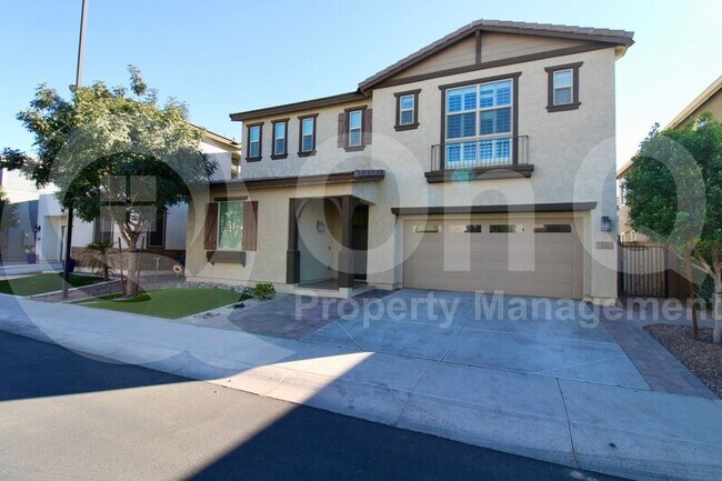 241 E Wisteria Dr Chandler, AZ 85286 photo 2