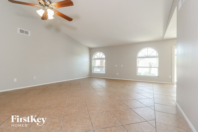 3921 W Pershing Ave Phoenix, AZ 85029 photo 4
