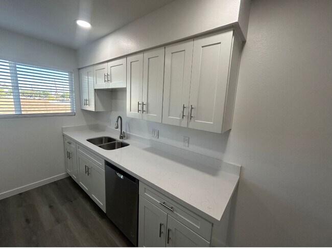 999 S Palm Ln Chandler, AZ 85225 photo 2