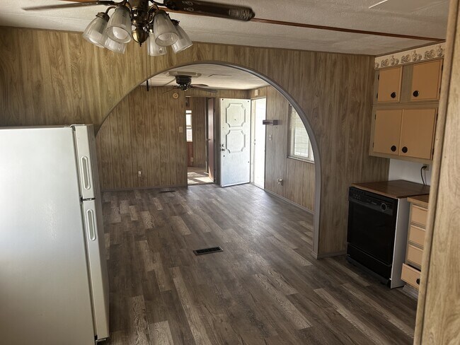349 N Royal Palm Rd Apache Junction, AZ 85119 photo 3