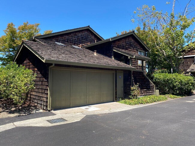 2BR/2BA Single Family House on Sea View Pkwy · Alameda photo 2