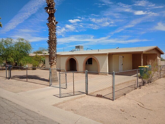 508 W 14th St Eloy, AZ 85131 photo 2