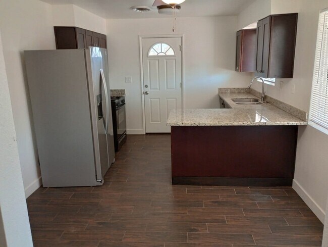 508 W 14th St Eloy, AZ 85131 photo 5