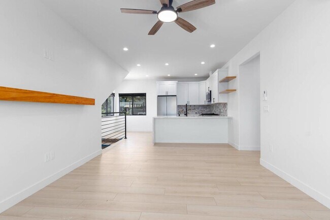 2421 Chicago St San Diego, CA 92110 photo 4