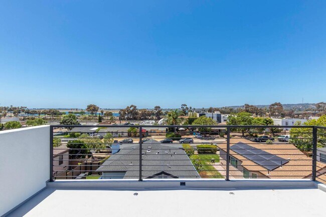 2421 Chicago St San Diego, CA 92110 photo 5