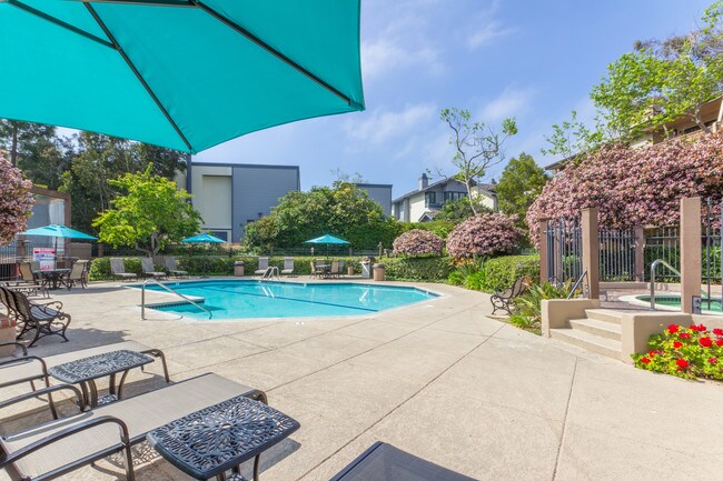 8840 Villa La Jolla Dr San Diego, CA 92037 photo 4
