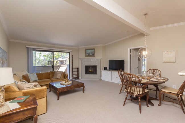 8840 Villa La Jolla Dr San Diego, CA 92037 photo 5