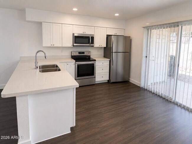 510 W University Dr Tempe, AZ 85281 photo 3