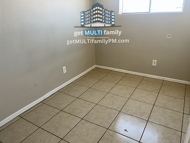 1629 E Wood St Phoenix, AZ 85040 photo 2