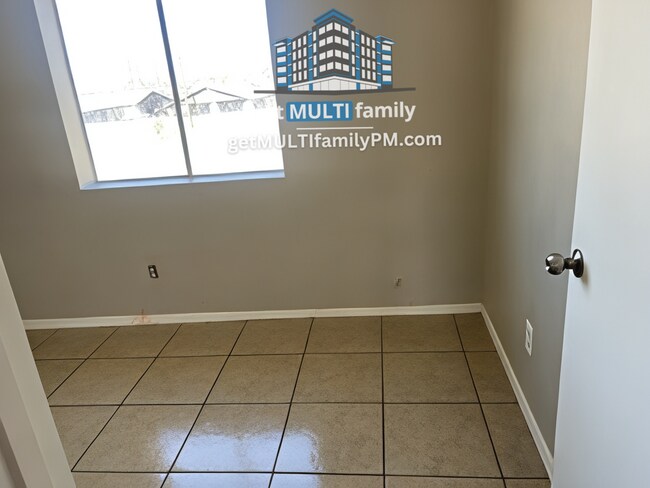 1629 E Wood St Phoenix, AZ 85040 photo 4