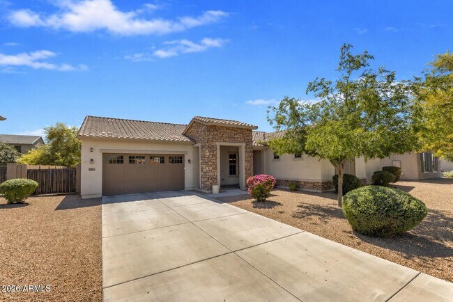 2827 E Muirfield St Gilbert, AZ 85298 photo 2