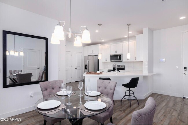 2511 W Queen Creek Rd Chandler, AZ 85248 photo 4