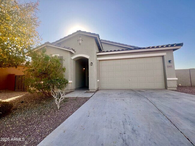 9437 W Jones Ave photo 4