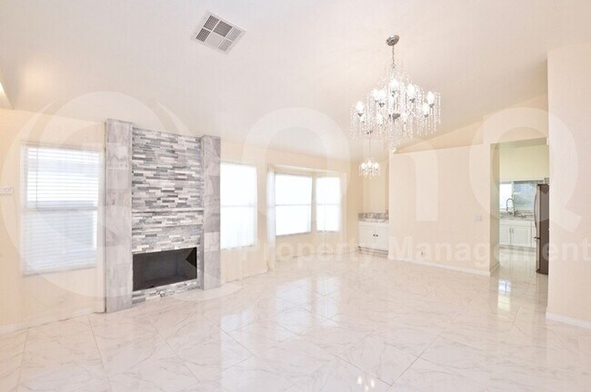 3615 W Camino Del Rio Glendale, AZ 85310 photo 5