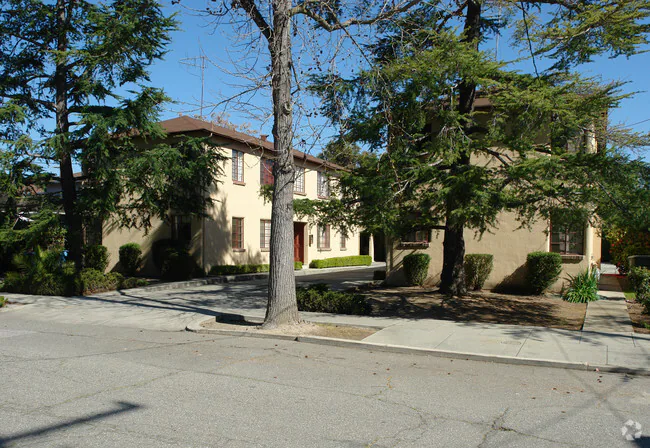 Williams Street Apartments photo 3