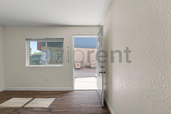 Unit B114 photo 5