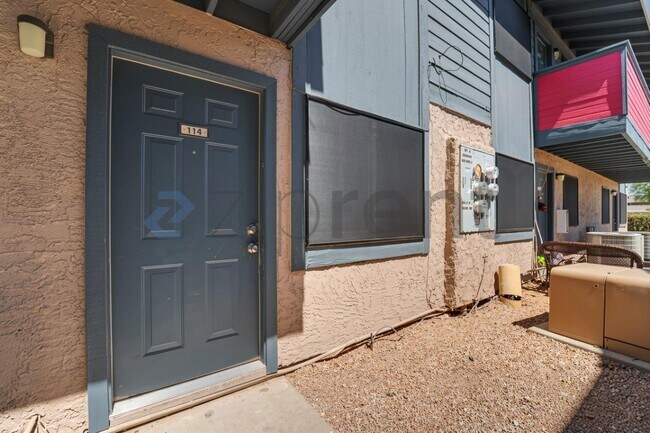 Unit B114 photo 2