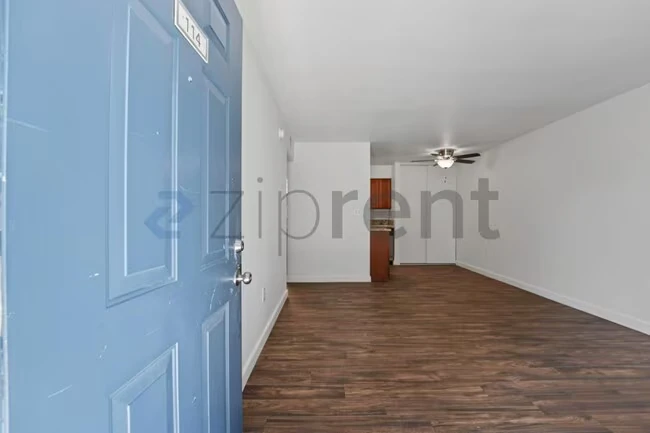 Unit B114 photo 4