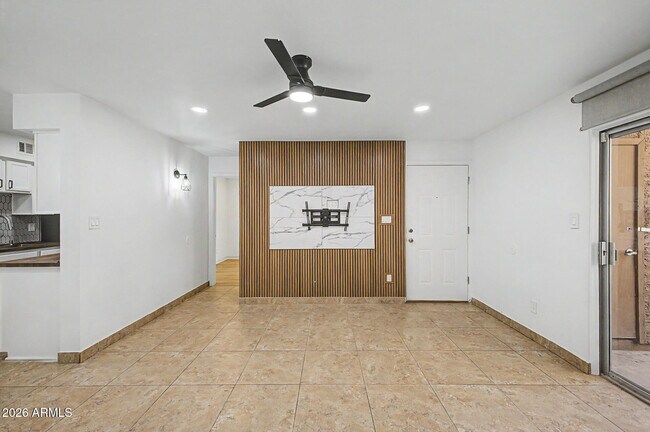 2625 E Indian School Rd Phoenix, AZ 85016 photo 4