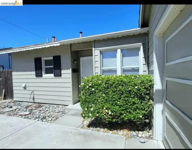 2120 Knox Ave photo 2