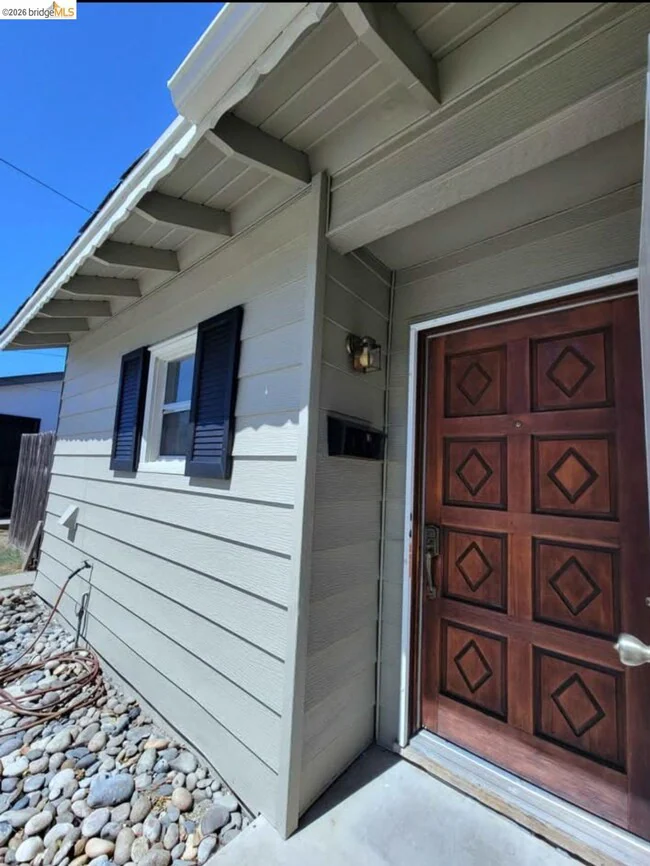 2120 Knox Ave photo 4