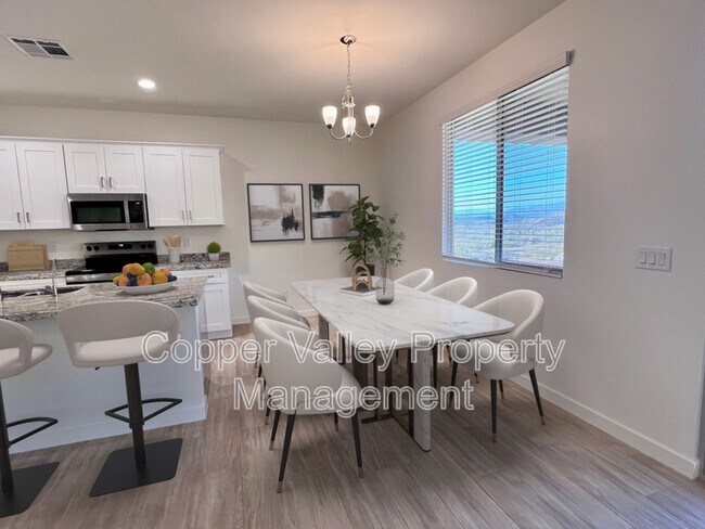 812 E Irvine Rd Phoenix, AZ 85086 photo 4