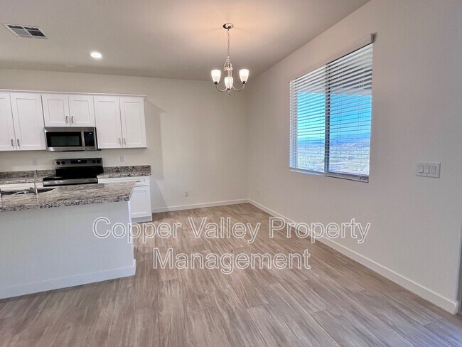 812 E Irvine Rd Phoenix, AZ 85086 photo 5