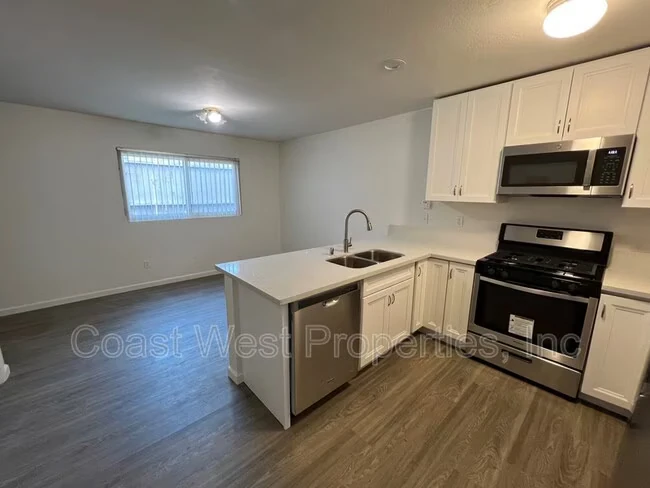 1176 Cypress Ave Imperial Beach, CA 91932 photo 3