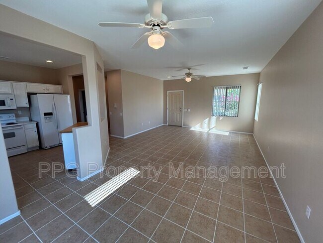 16825 W Cortaro Point Dr Surprise, AZ 85387 photo 4