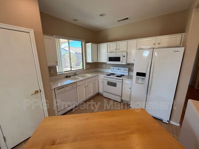 16825 W Cortaro Point Dr Surprise, AZ 85387 photo 2