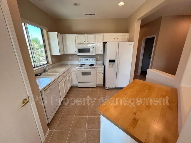 16825 W Cortaro Point Dr Surprise, AZ 85387 photo 3
