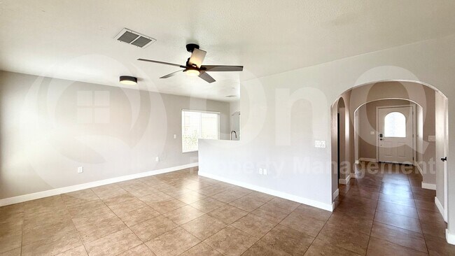 10115 W Reade Ave Glendale, AZ 85307 photo 3