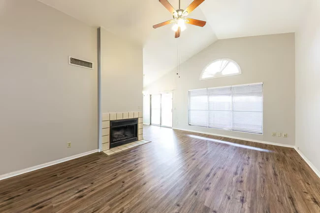 429 E Utopia Rd Phoenix, AZ 85024 photo 5
