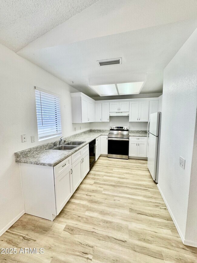 2035 S Elm St Tempe, AZ 85282