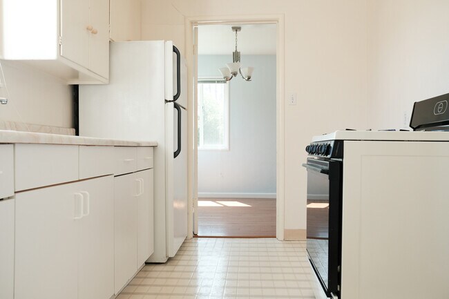 1212 Neilson St Berkeley, CA 94706 photo 4