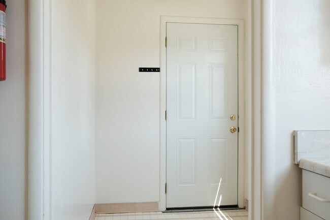 1212 Neilson St Berkeley, CA 94706 photo 3