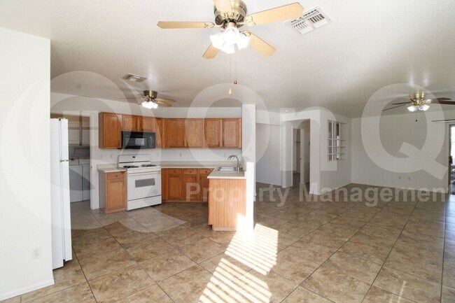 2334 E Hazeltine Way Chandler, AZ 85249 photo 3