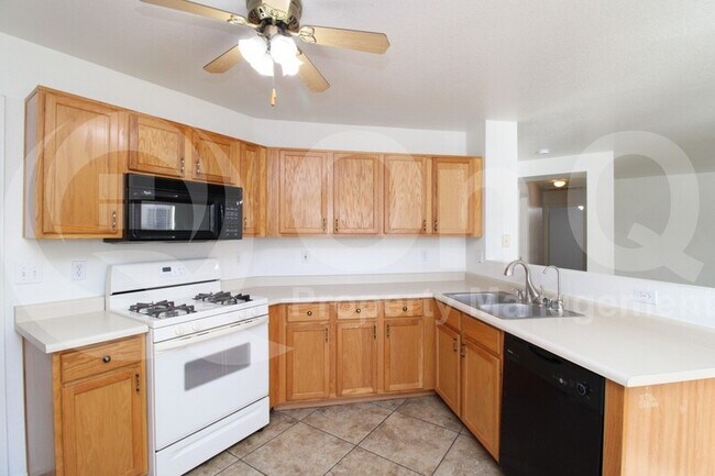 2334 E Hazeltine Way Chandler, AZ 85249 photo 2