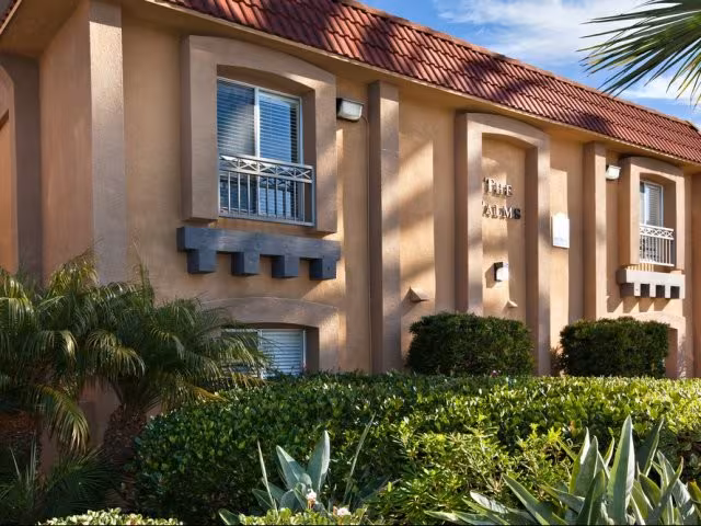 Elan The Palms photo 3