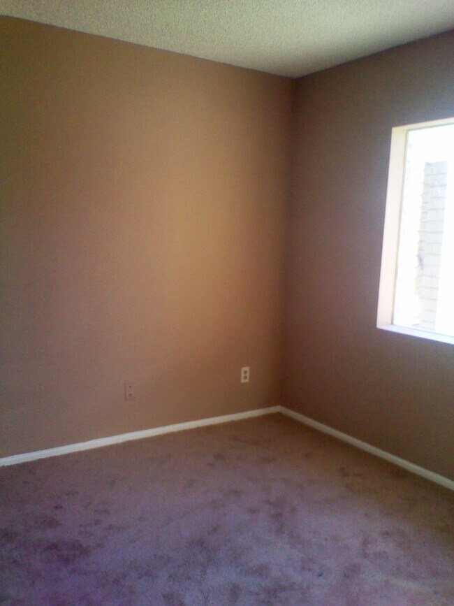 7322 W Cavalier Dr Glendale, AZ 85303 photo 5