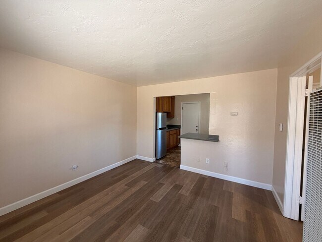 460 S Buena Vista Ave San Jose, CA 95126 photo 2