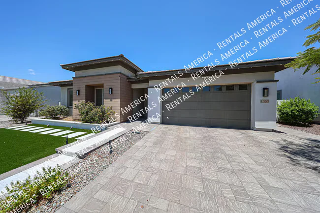 1530 E San Carlos Way Gilbert, AZ 85298 photo 2