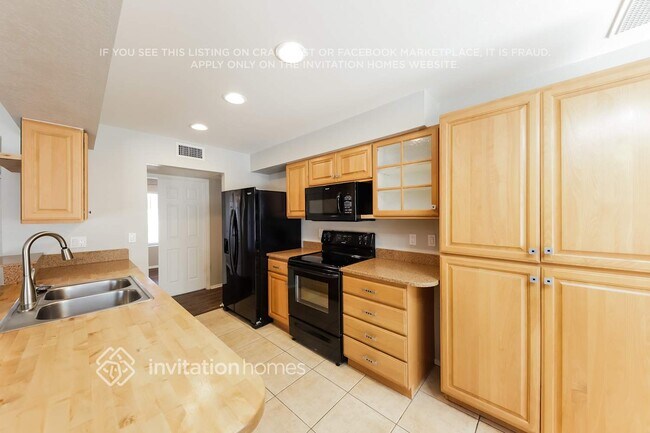 3437 W Muriel Dr Phoenix, AZ 85053 photo 5