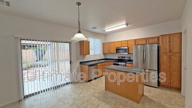 17618 W Mandalay Ln Surprise, AZ 85388 photo 2